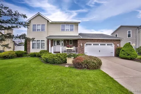 2651 Ferchen St, Wheatfield, NY 14304