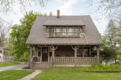 43 Elmwood Ave, Aurora, NY 14052