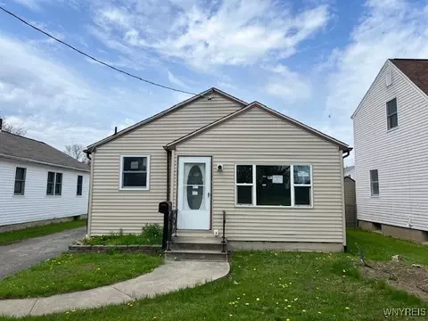 1026 93rd St, Niagara Falls, NY 14304