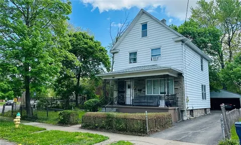 2817 10th St, Niagara Falls, NY 14305