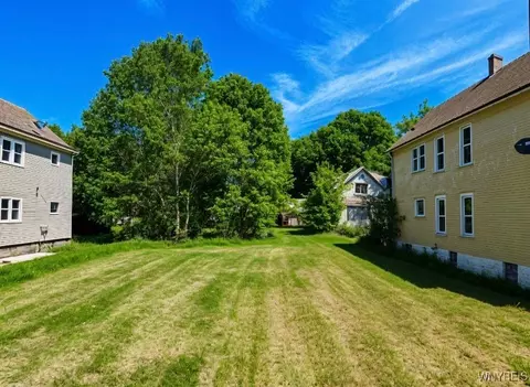 50 Girard Pl, Buffalo, NY 14211