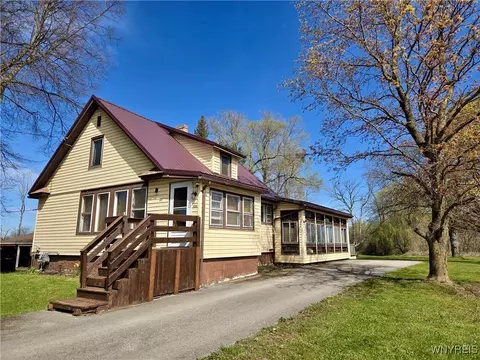 11343 Slade Rd, Ridgeway, NY 14103