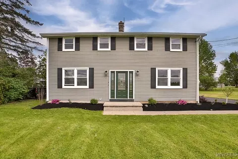 6648 Errick Rd, Wheatfield, NY 14120