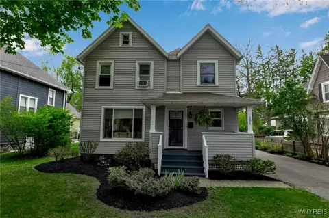 301 Oakwood Ave, Aurora, NY 14052