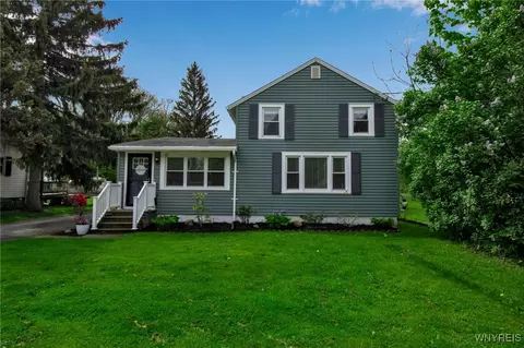 5031 Armor Duells Rd, Orchard Park, NY 14127
