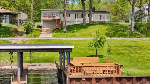 2320 E River Rd, Grand Island, NY 14072