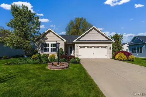 4286 Riverwalk Dr S, Lewiston, NY 14092