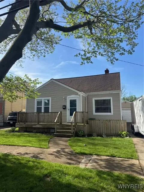 7807 Lindbergh Ave, Niagara Falls, NY 14304