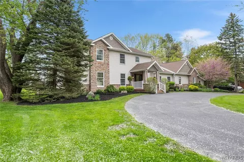 80 Rolling Hills Dr, West Seneca, NY 14224