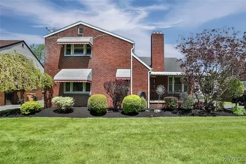 696 Cleveland Dr, Cheektowaga, NY 14225