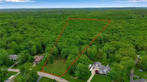 8963 Carriage Xing, Eden, NY 14057