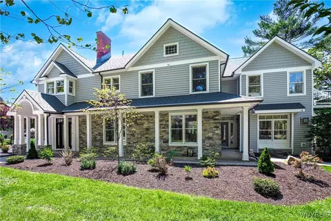 1225 W Arnold Dr, Lake View, NY 14085
