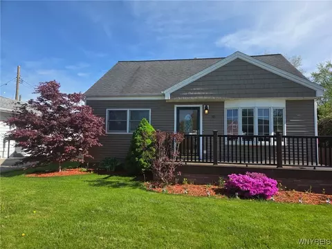 35 Miami Pkwy, Cheektowaga, NY 14225