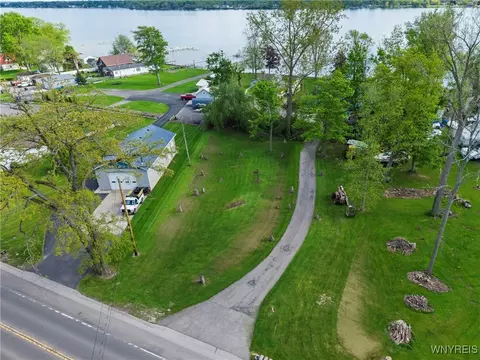 2286 River Rd, Wheatfield, NY 14304
