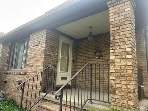 Exterior - 344 Wardman Rd, Kenmore, NY 14217 photo 1 of 2