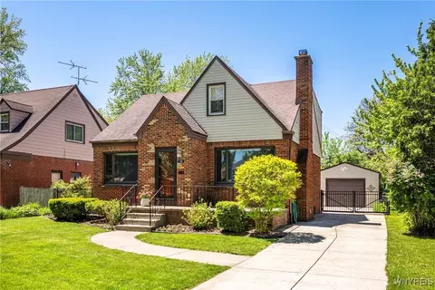 124 Allenhurst Rd, Amherst, NY 14226