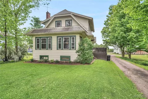 13890 Quaker St, Collins, NY 14034