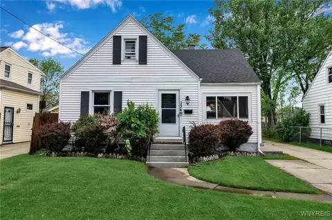 134 Park Edge Dr, Cheektowaga, NY 14225