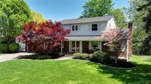 107 Parkhaven Dr, Amherst, NY 14228
