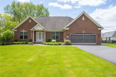 5067 William St, Lancaster, NY 14086