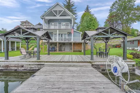 373 Lakeview Blvd, Delevan, NY 14042