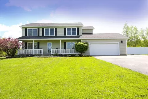 7287 Center Rd, Holland, NY 14080