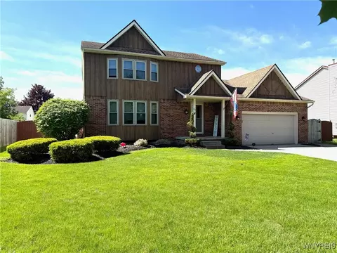 21 Gale Dr, Lancaster, NY 14086