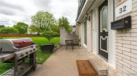 32 Harrogate, Amherst, NY 14221