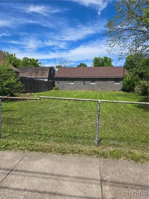 1748 Ashland Ave, Niagara Falls, NY 14301