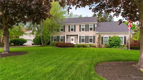 29 Ventura Dr, Orchard Park, NY 14127
