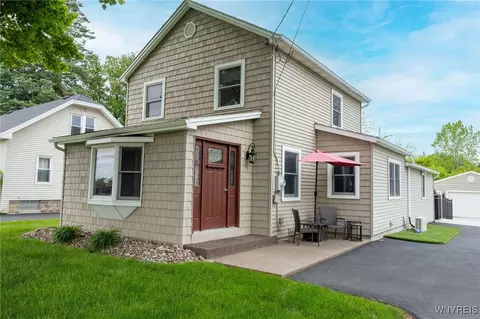 170 Thorn Ave, Orchard Park, NY 14127