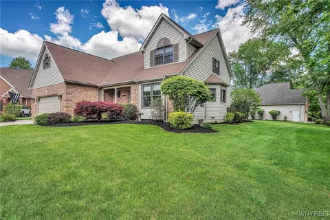 23 Gatehouse Ln, East Amherst, NY 14051