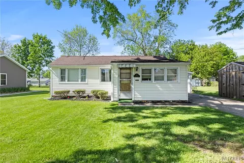 136 Elwood Ave, Ridgeway, NY 14103