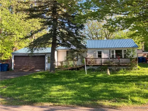 163 Rosewood Ave, Evans, NY 14006