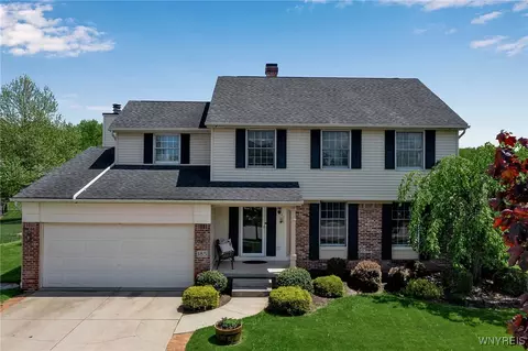 185 Crystal Springs Ct, East Amherst, NY 14051
