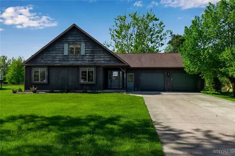 1370 Whitehaven Rd, Grand Island, NY 14072