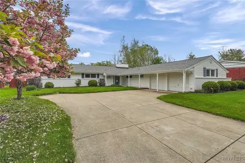 149 Fleetwood Ter, Amherst, NY 14221