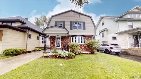 74 Washington Ave, Kenmore, NY 14217