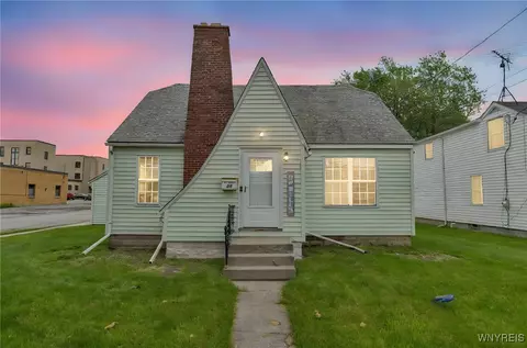29 Meridian St, Depew, NY 14043