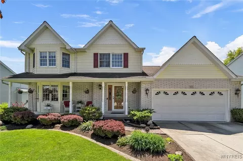 30 Hidden Trl, Lancaster, NY 14086