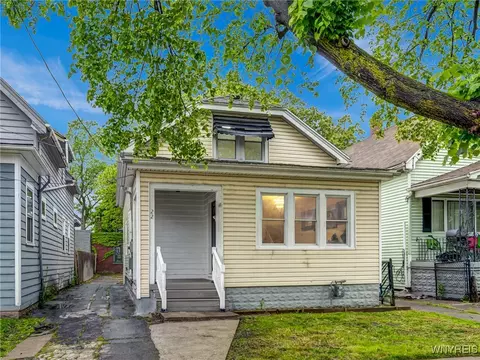22 End Ave, Buffalo, NY 14225
