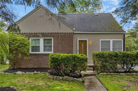 303 Ivyhurst Rd N, Amherst, NY 14226