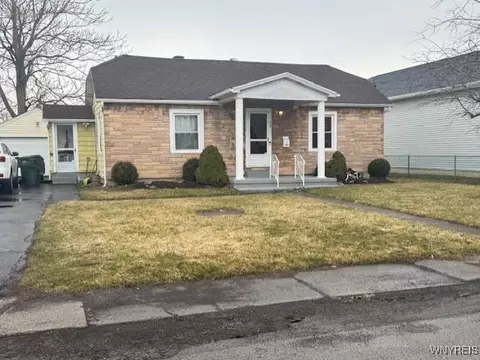 40 Wenona St, Depew, NY 14043
