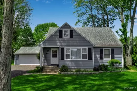 6764 Sy Rd, Wheatfield, NY 14304