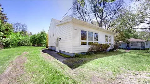 7847 Erie Rd, Evans, NY 14047