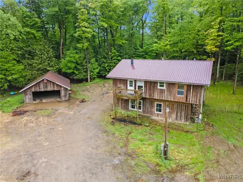 12353 Planck Rd, Perrysburg, NY 14129