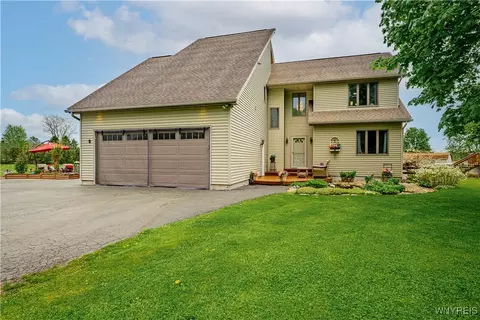 4392 Willow Rd, Wilson, NY 14172