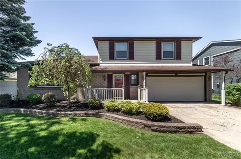 13 Robin Ct, West Seneca, NY 14224