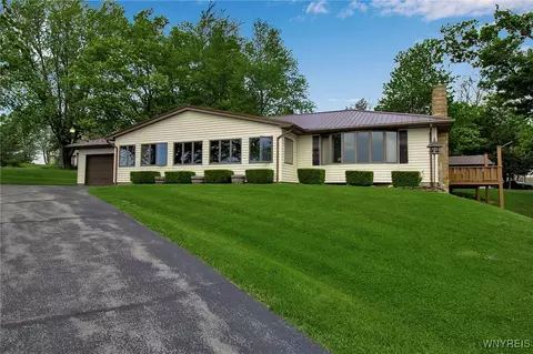 3955 Four Rod Rd #S, East Aurora, NY 14052
