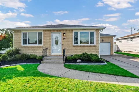 34 Helenbrook Ln, Depew, NY 14043